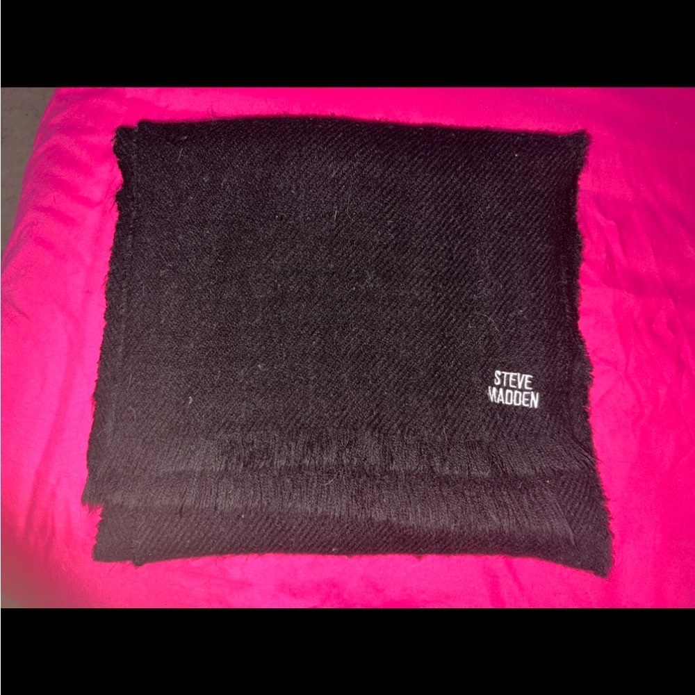 Steve Madden Scarf